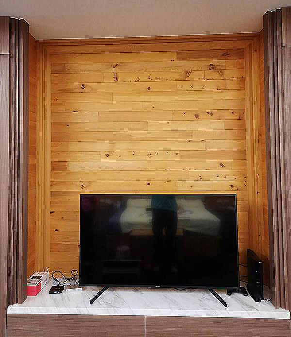 檜木電視牆