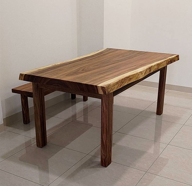 胡桃木實木餐桌